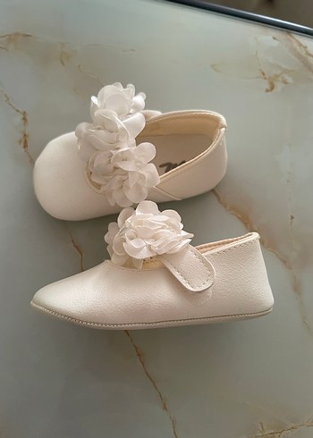 Beyaz Çiçekli Kız Babet Ayakkabı - Görsel 3