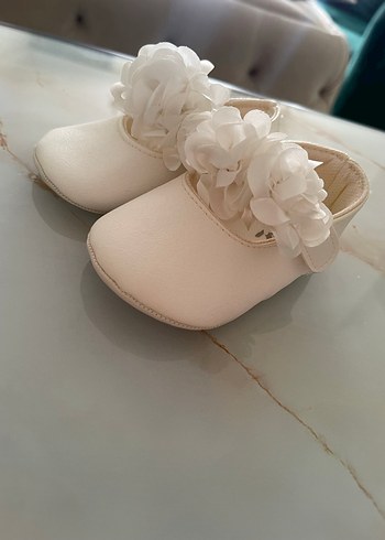 Beyaz Çiçekli Kız Babet Ayakkabı - Görsel 2