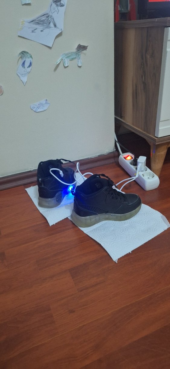 sarjli sese duyarli skechers bot - Görsel 4