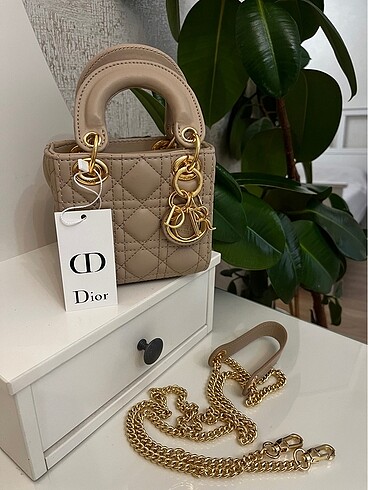  Beden CHRISTIAN DIOR Bej Rengi El Çantası