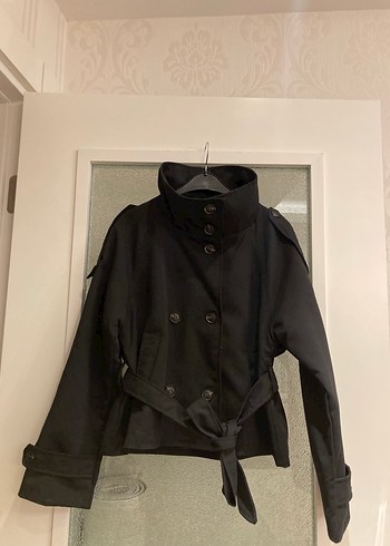 Bershka Kemerli Siyah Midi DİK YAKA BERSHKA MUADİLİ M TRENÇKOT