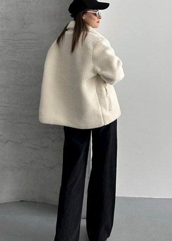 m Beden beyaz Renk Beyaz Peluş Kadın Oversize Mont M Beden
