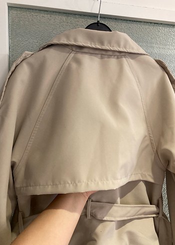s Beden camel Renk Düğmeli Bej Kadın Kısa Trençkot BERSHKA MUADİLİ S BEDEN