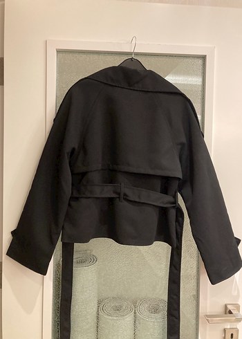 Bershka Siyah Midi Kuşaklı DİK YAKA BERSHKA MUADİLİ M BEDEN TRENÇKOT