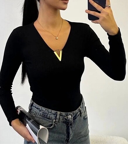 V detay Zara etiketli bluz