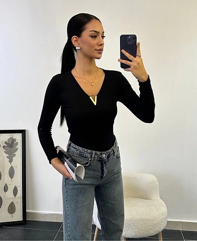Zara V detay Zara etiketli bluz