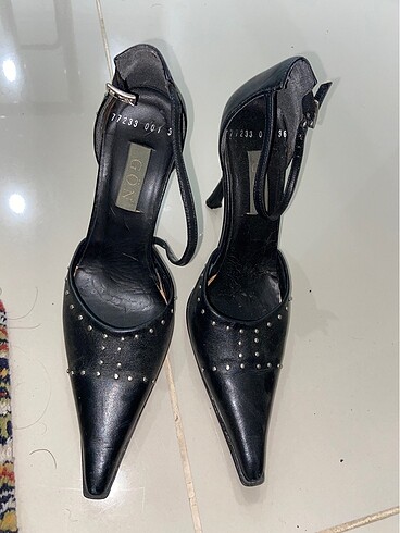 Bilekten bağlamalı stiletto