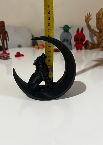 Diğer 3D baskı Kara Ay Üzerinde Uluyan Kurt Figürü