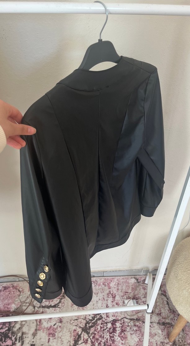 Siyah Düğmeli Kadın Blazer Ceket - Görsel 3