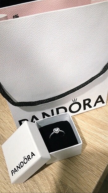 Pandora yüzük 54 beden her ince parmağa oluyor