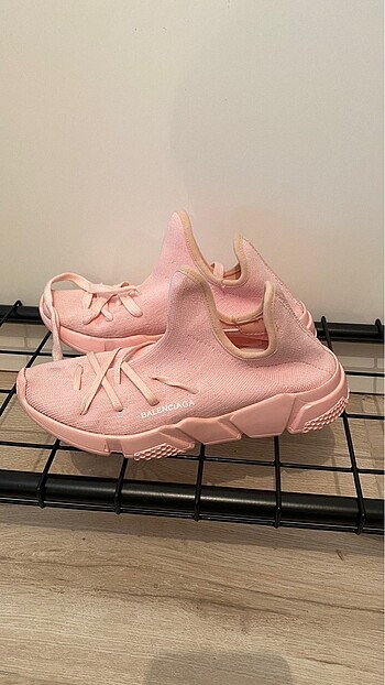 Balenciaga Pembe ayakkabı