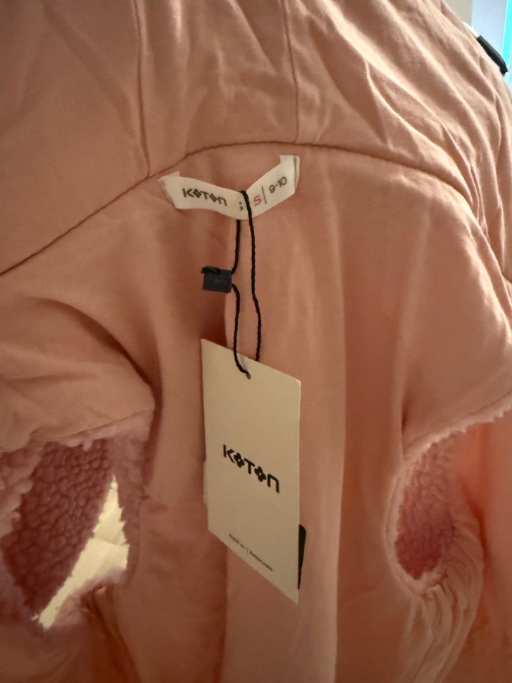 Kız Çocuk Kapüşonlu Pembe Peluş Yelek - Görsel 2