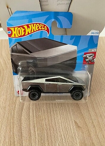 Tesla cyphertruck hotwheels 