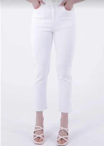 Beyaz Düğmeli Yüksek Bel Kot Pantolon - Görsel 6