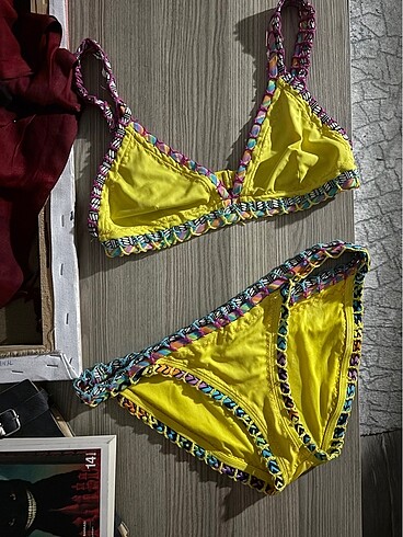 penti sarı bikini