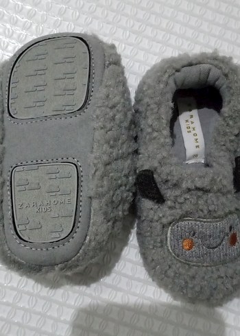 Zara Gri Erkek Çocuk Nakışlı Sıcak Ev Terliği