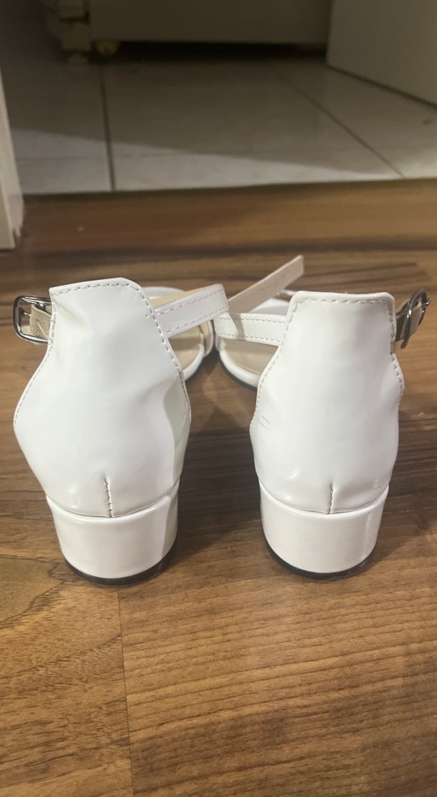 Beyaz Tokalı Kadın Topuklu Sandalet - Görsel 4