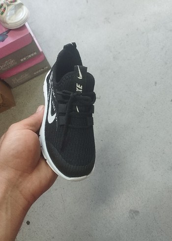 30 Beden Nike Siyah Bağcıklı Kadın Spor Ayakkabı