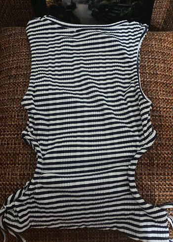 Çizgili Kolsuz Crop - Görsel 3