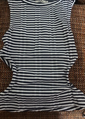 Çizgili Kolsuz Crop - Görsel 2