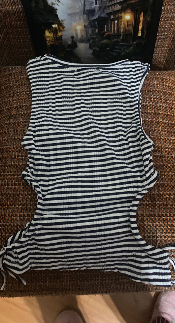 Çizgili Kolsuz Crop - Görsel 3