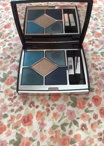 Dior Mavi Koyu Tonlu Göz Farı Paleti