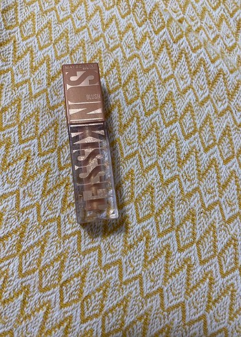 Maybelline Parlak coral Allık