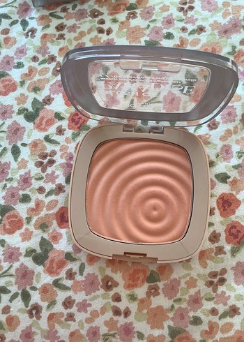 Loreal Paris L'Oréal Paris Blush of Paradise Allık şeftali ışıltılı