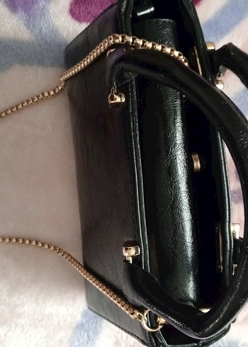 Zincir Detaylı Siyah Yılan Derisi Desenli Deri Çanta - Görsel 2