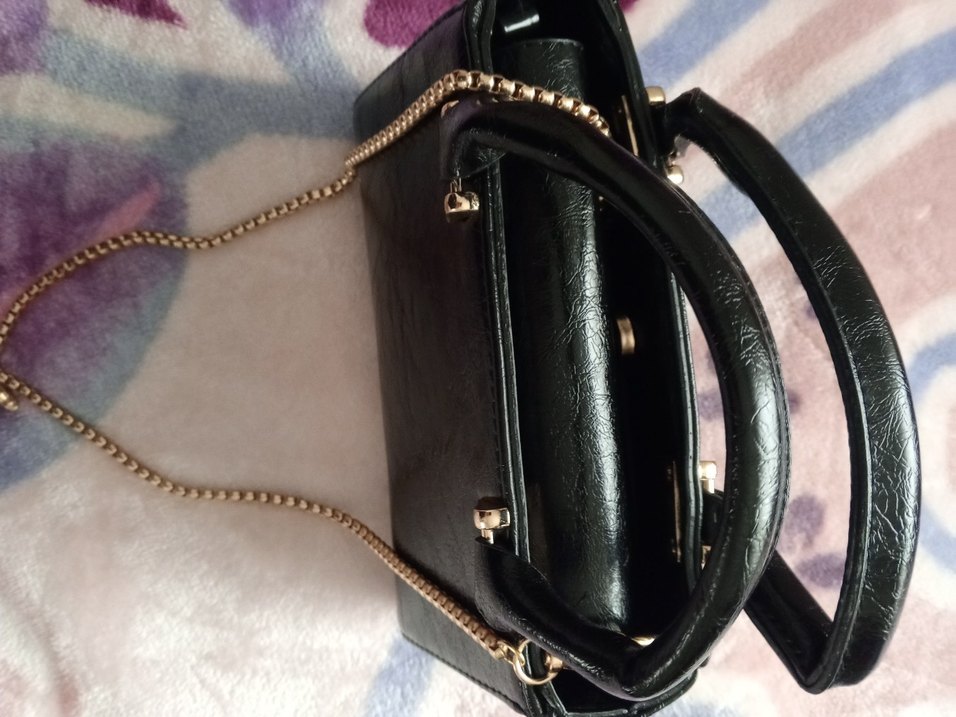 Zincir Detaylı Siyah Yılan Derisi Desenli Deri Çanta - Görsel 2