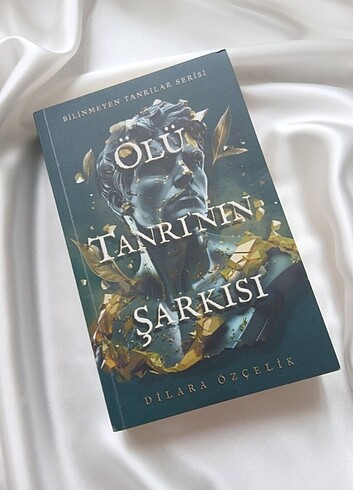 Ölü Tanrının Şarkısı- Dilara Özçelik