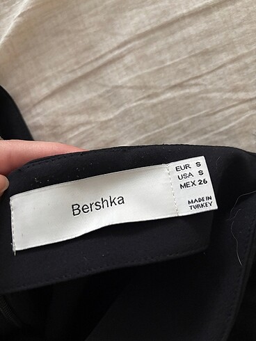 s Beden bershka siyah şort etek