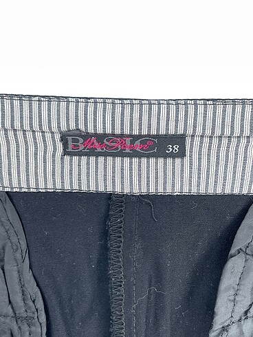 38 Beden siyah Renk PreLoved Midi Etek %70 İndirimli.