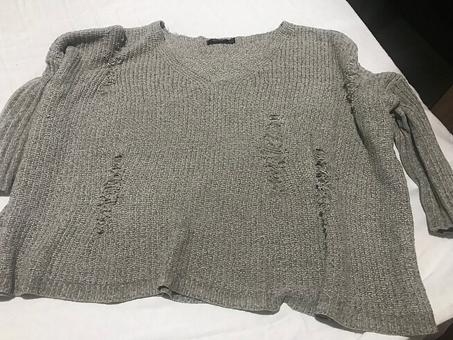 Bershka delikli kazak salaş model S-M-L hepsine uyar
