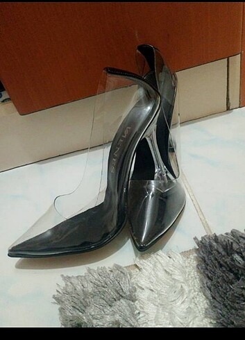 40 Beden Yenidir değişimle ugrasamadimdan dolayı satıyorum