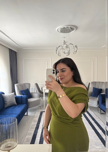 Trendyol & Milla Kayık yaka drapeli elbise