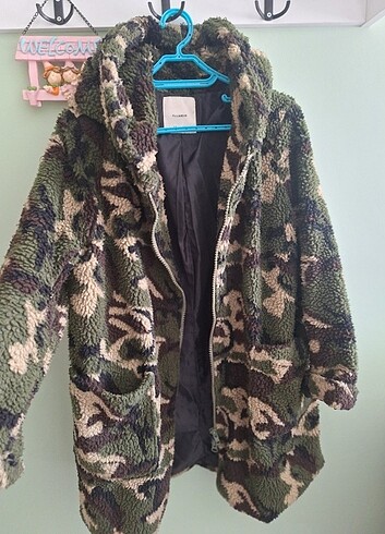 Pull and Bear Pull bear