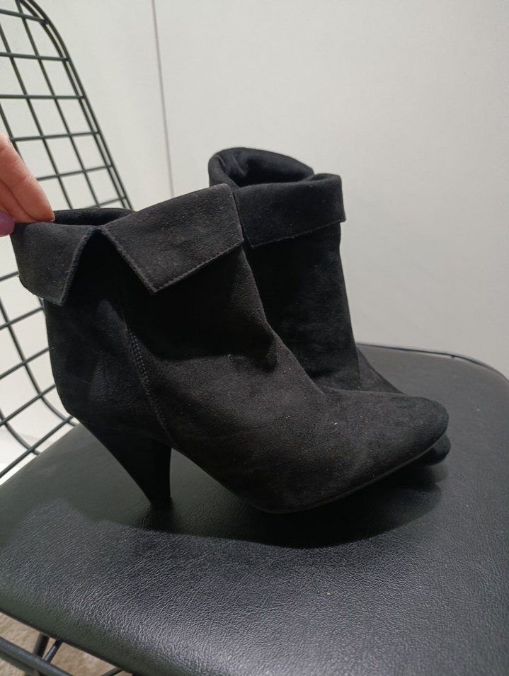 Siyah Süet Stiletto Topuklu Kadın Bot - Görsel 2