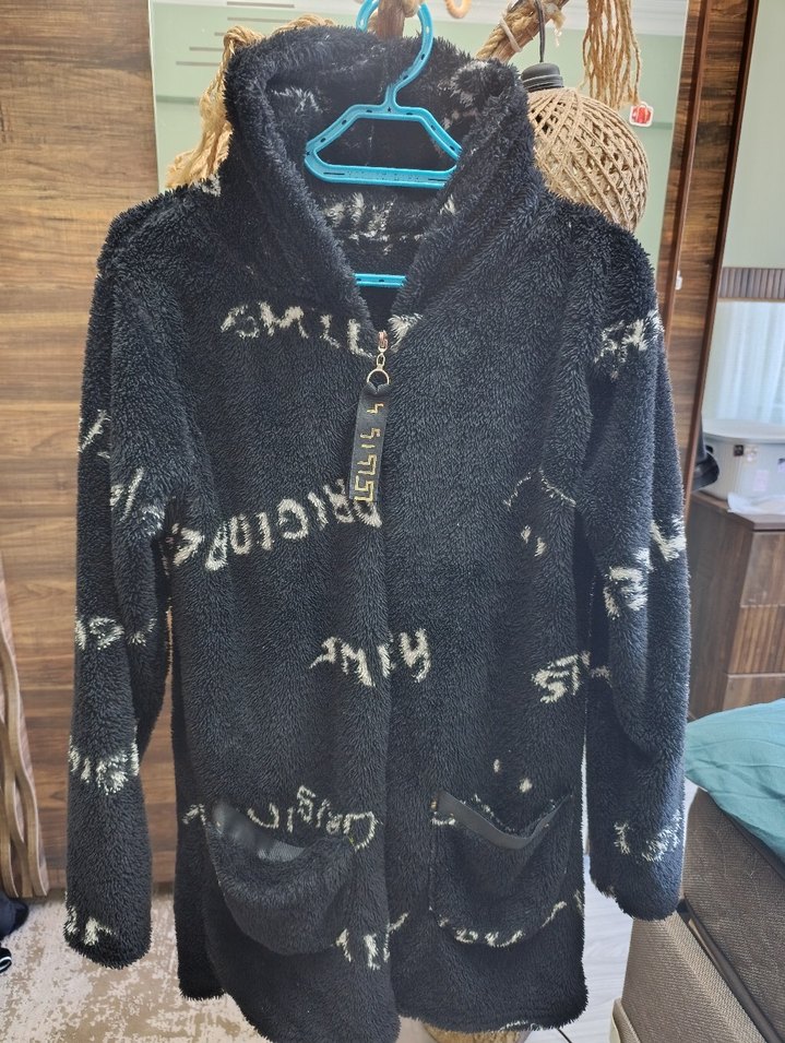 Siyah Kapüşonlu Peluş - Görsel 2