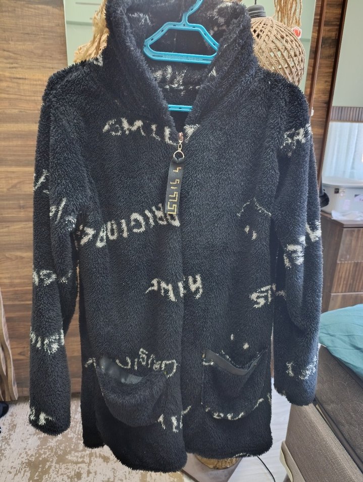 Siyah Kapüşonlu Peluş - Görsel 3