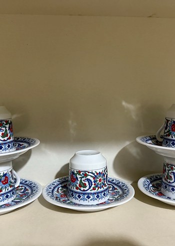  Beden Renkli Çini Desenli Fincan ve Tabak Seti
