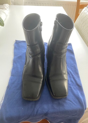 Siyah Deri Stiletto Topuklu Kadın Bot