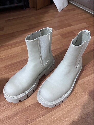 Zara erkek bej bot
