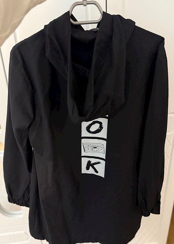 Siyah Kapüşonlu Fermuarlı Baskılı Kadın Ceket - Görsel 3