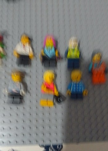 Çok Renkli LEGO Minifigürler ve POLOA Kartı - Görsel 3