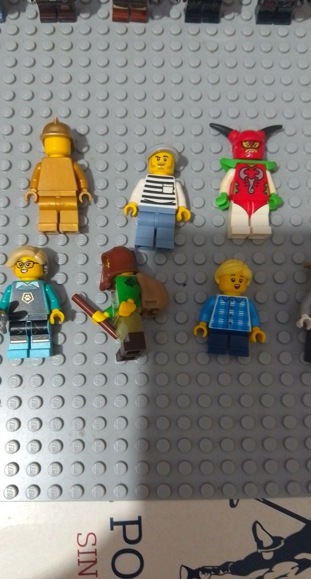 Çok Renkli LEGO Minifigürler ve POLOA Kartı - Görsel 2