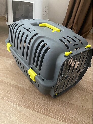 Kedi taşıma çantası
