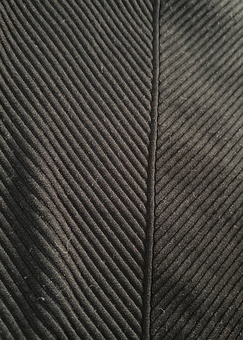 Siyah Yüksek Yakalı Kolsuz Kadın bluz - Görsel 2