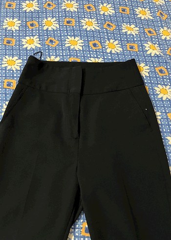 Diğer Kadın Siyah Pilili Kumaş Pantolon