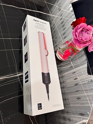 Dyson airstrait